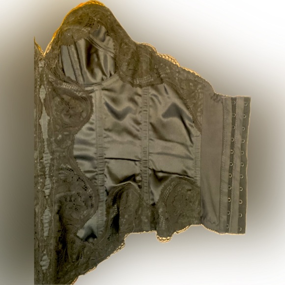 Designed by, Trashy Lingerie Los Angeles Handmade. Worn twice. 32B. Silk Lace. - Picture 3 of 6